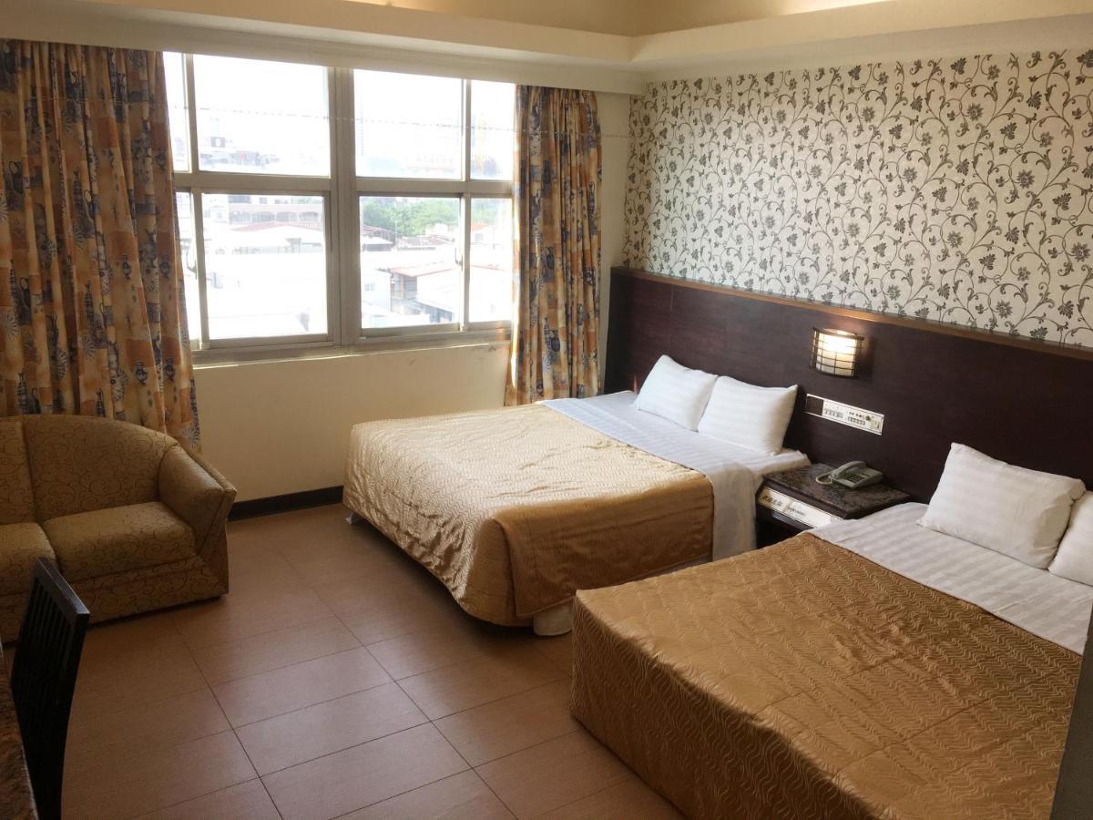 文南哥爸妻夫飯店 Hotel Tainan Exterior foto