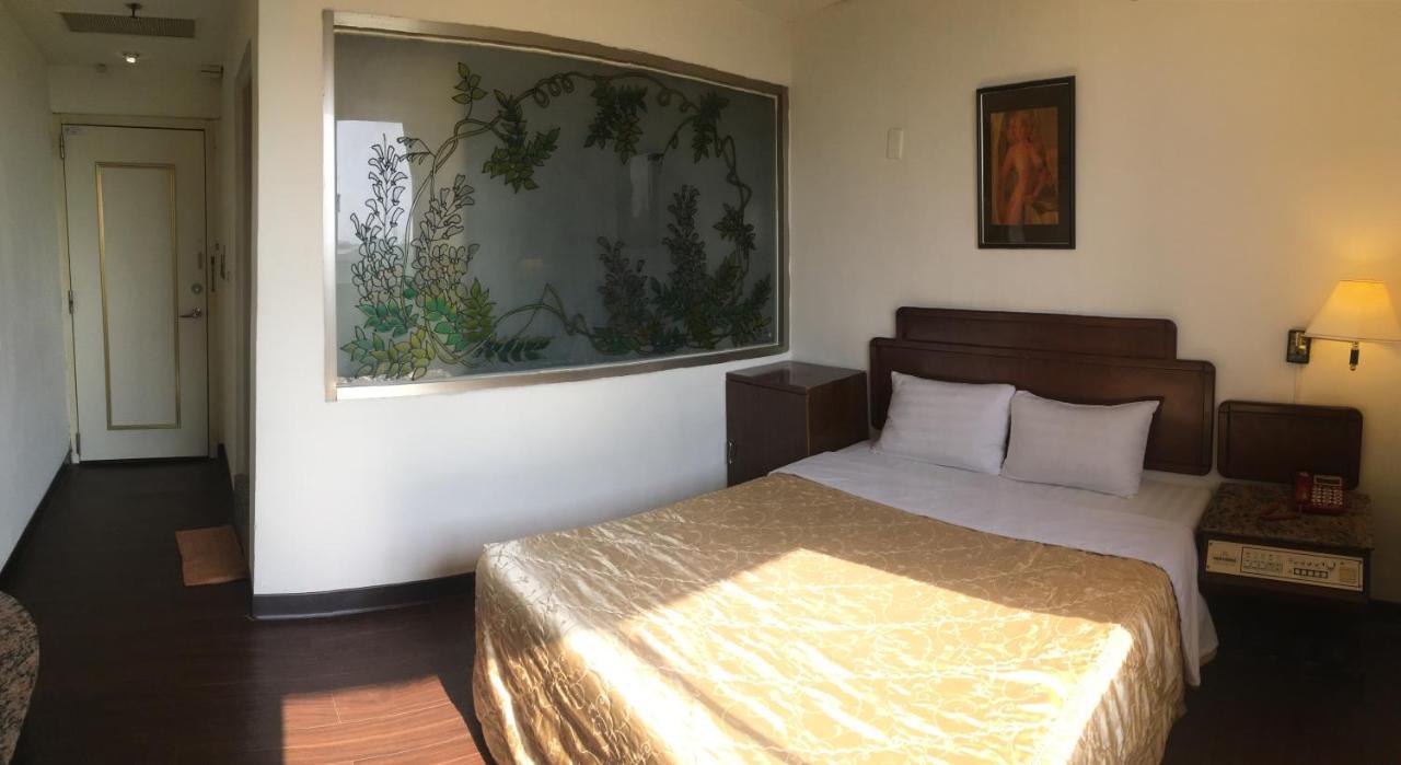 文南哥爸妻夫飯店 Hotel Tainan Exterior foto